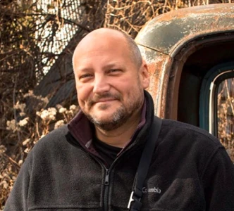Tom Holoubek